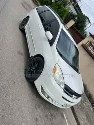 Toyota Sienna 2005 White