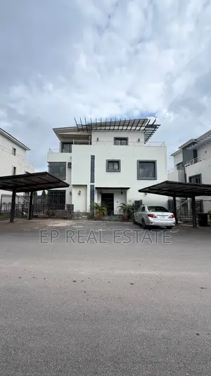 7bdrm Duplex in Apo District for rent