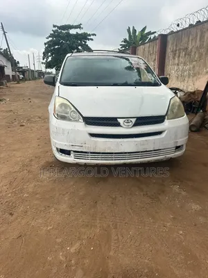 Toyota Sienna 2005 White