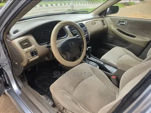 Honda Accord 2002 Silver