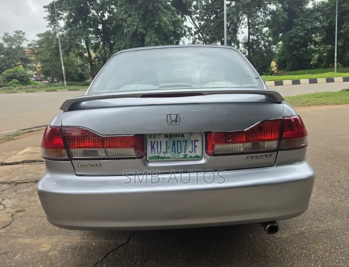 Honda Accord 2002 Silver