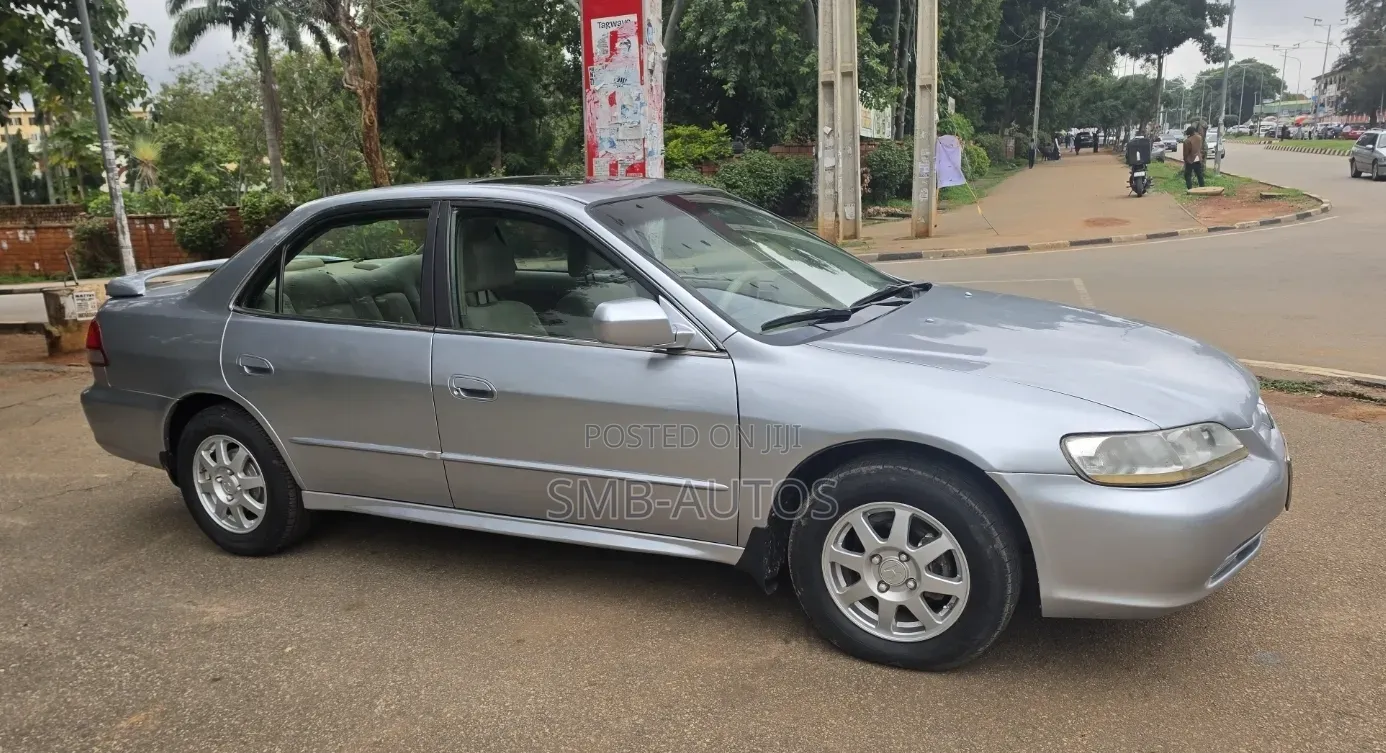 Honda Accord 2002 Silver