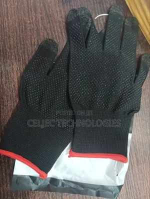 Touchscreen Gloves for Gaming