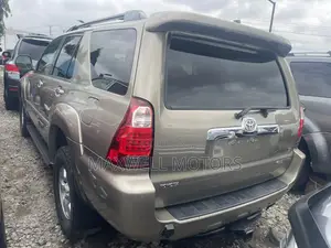 Toyota 4-Runner Limited V8 2007 Gold