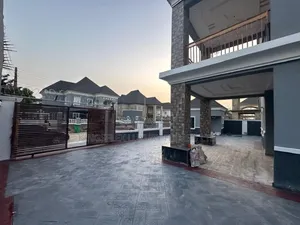 4bdrm Duplex in Estate Apo for sale