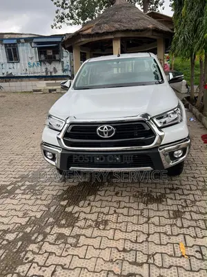 New Toyota Hilux 2025 White