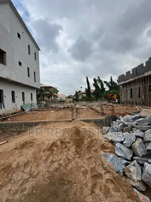 5bdrm Duplex in Asokoro for sale