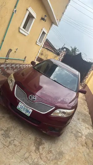 Toyota Camry SE V6 4dr Sedan (3.5L 6cyl 6AM) 2008 Maroon