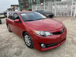 Toyota Camry SE 4dr Sedan (2.5L 4cyl 6A) 2012 Red
