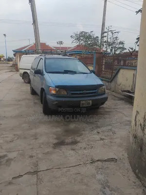 Toyota Sienna LE 2002 Blue