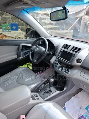 Toyota RAV4 2012 Maroon