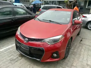Toyota Corolla 2015 Red