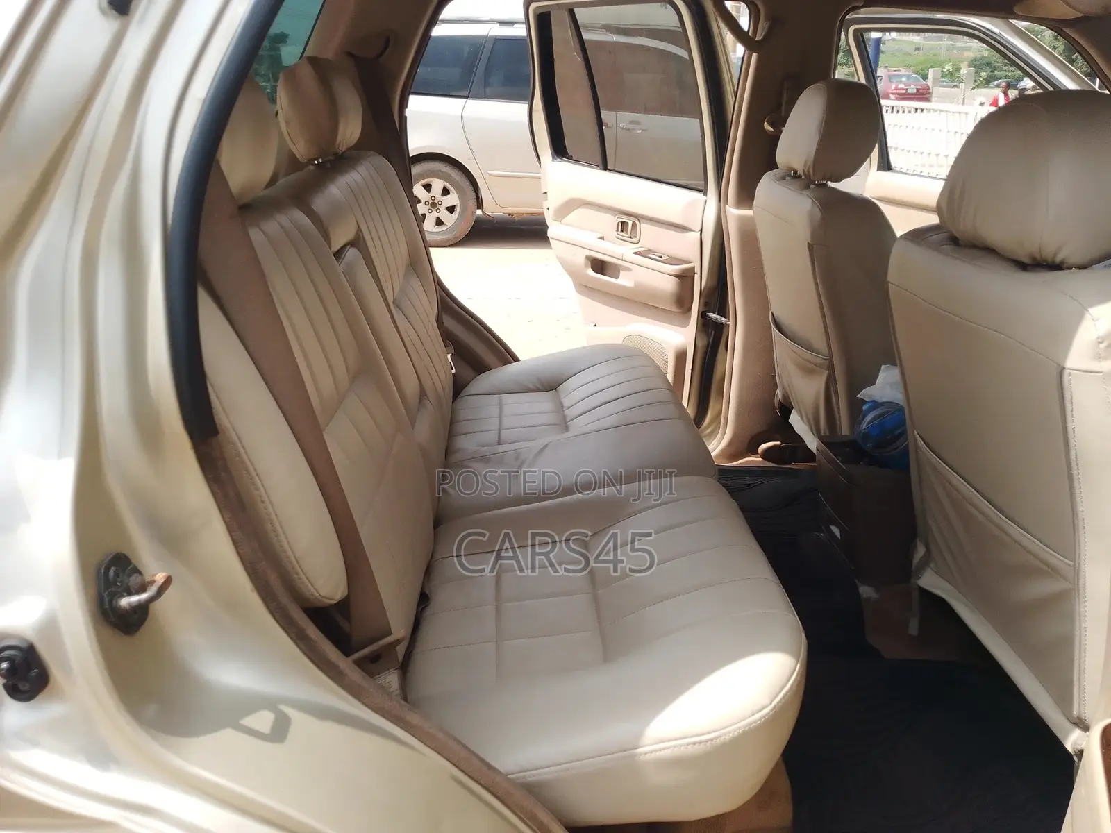 Nissan Pathfinder 2002 Gold