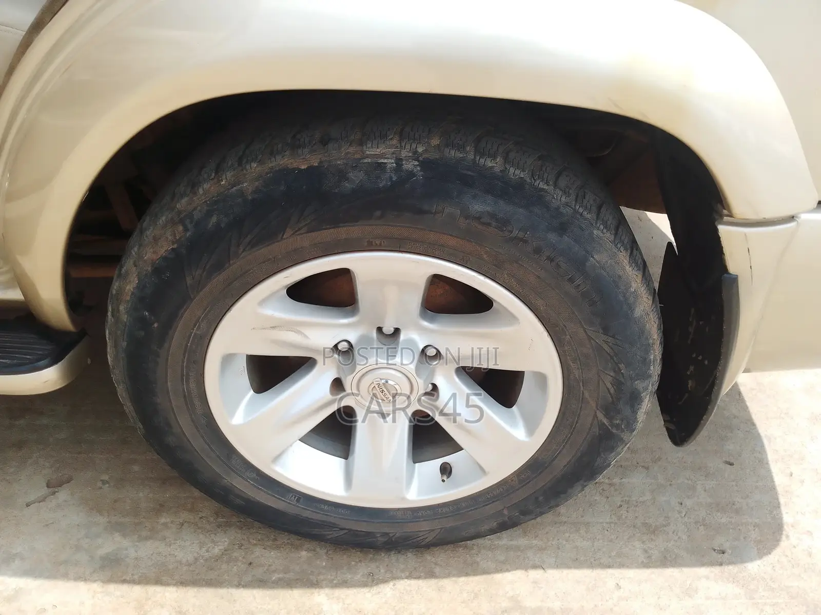 Nissan Pathfinder 2002 Gold