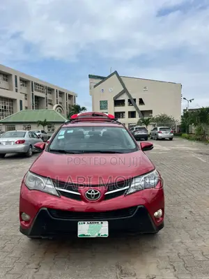 Toyota RAV4 XLE 4dr SUV (2.5L 4cyl 6A) 2014 Red