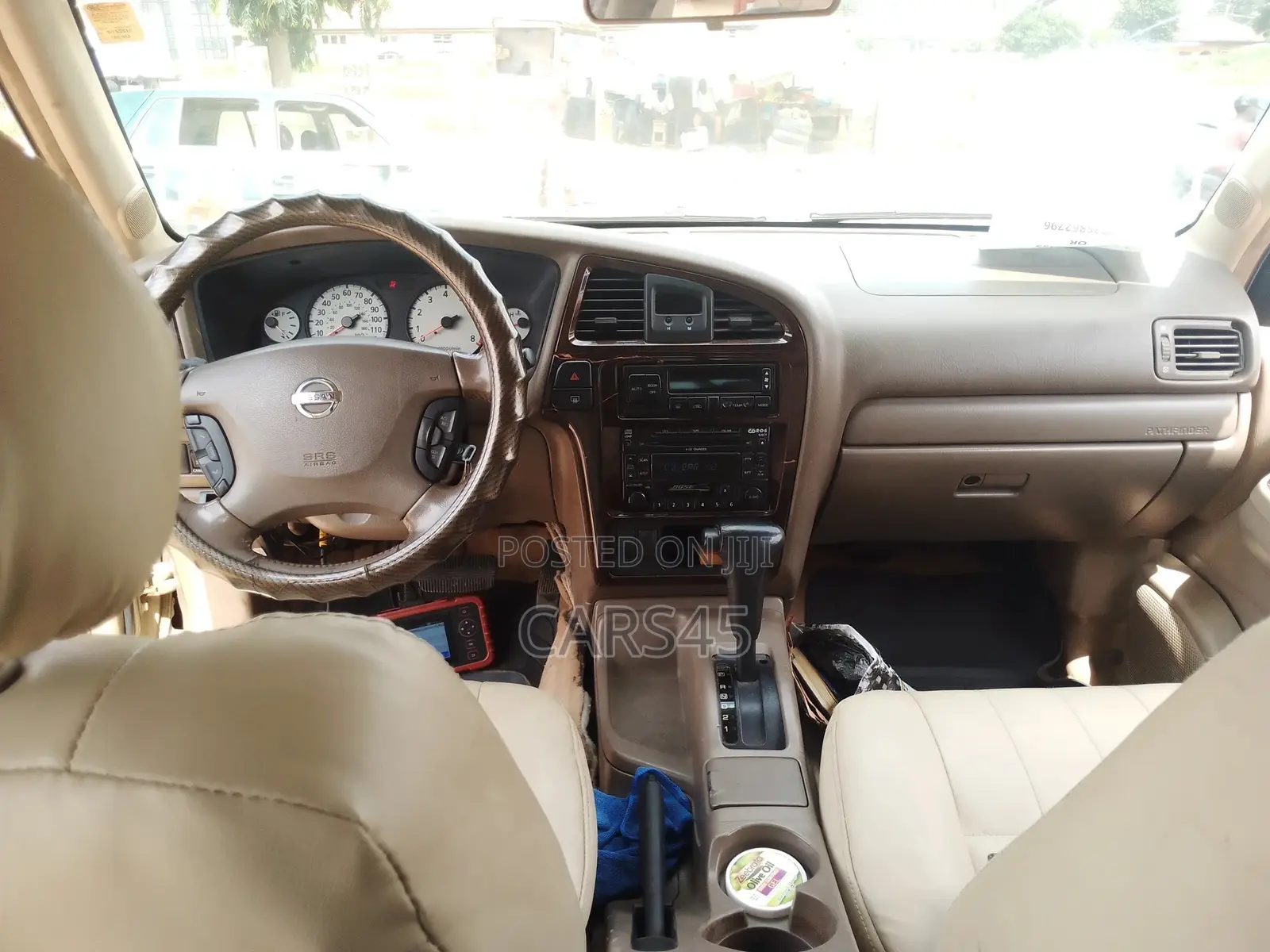 Nissan Pathfinder 2002 Gold