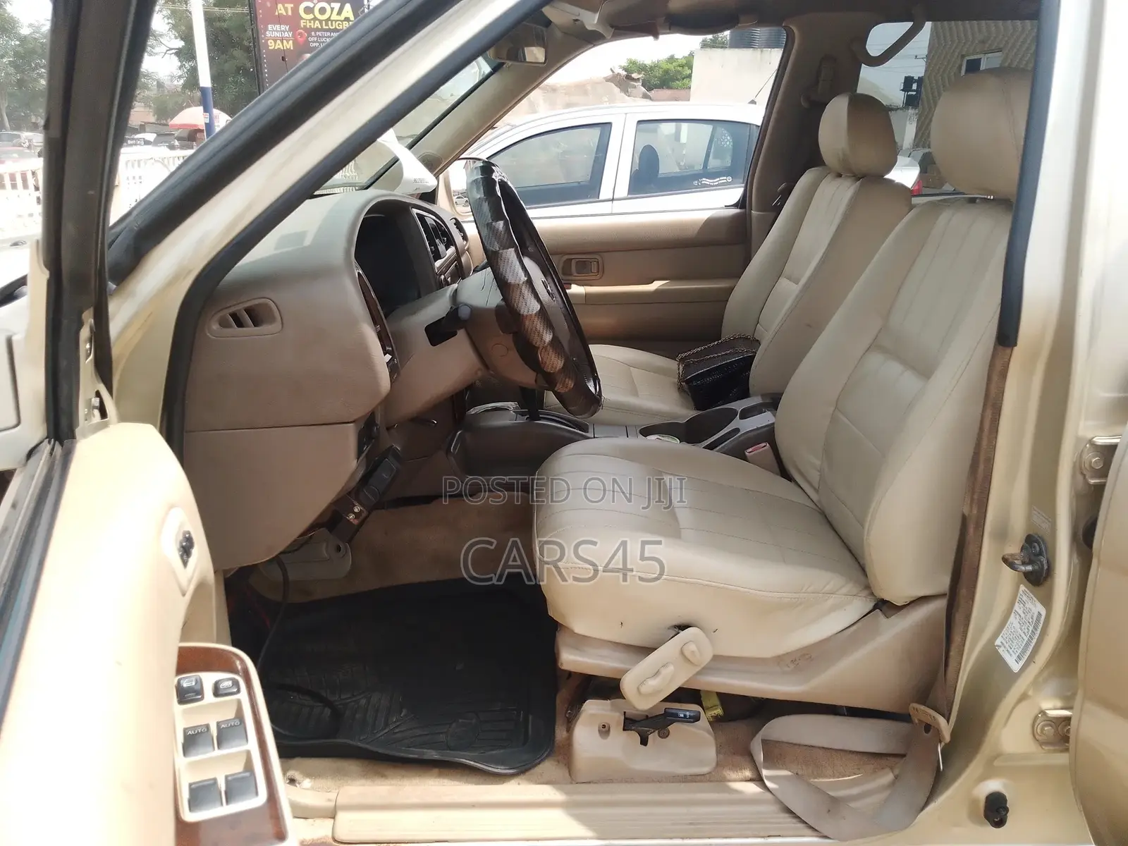 Nissan Pathfinder 2002 Gold