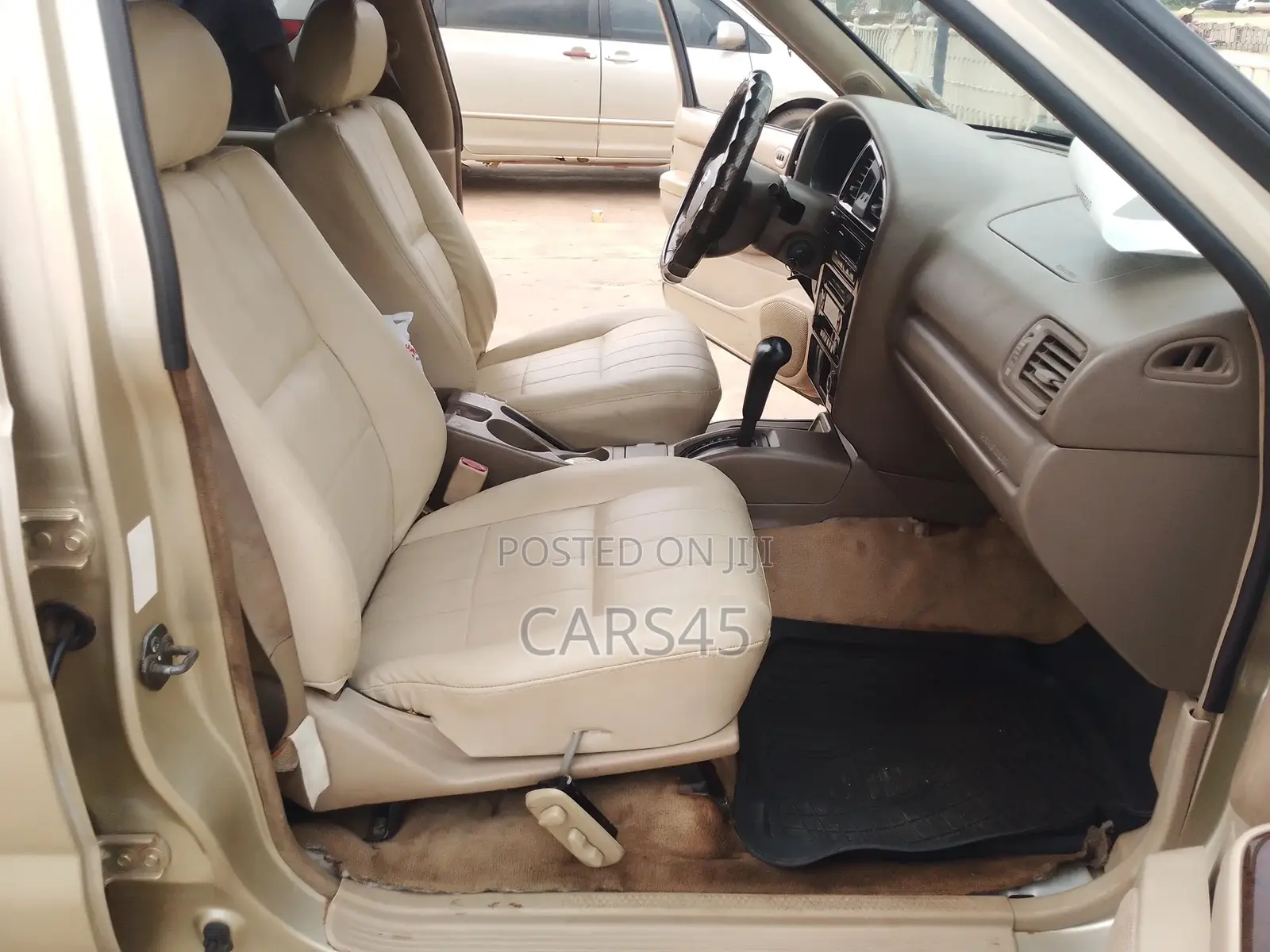 Nissan Pathfinder 2002 Gold