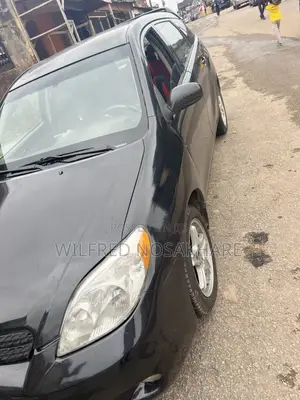 Toyota Matrix XR Hatchback FWD (1.8L 4cyl 4A) 2007 Black