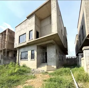 4bdrm Duplex in Malabo Estate, Karsana for sale