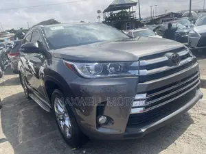 Toyota Highlander Limited 2019 Gray