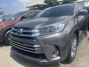 Toyota Highlander Limited 2019 Gray