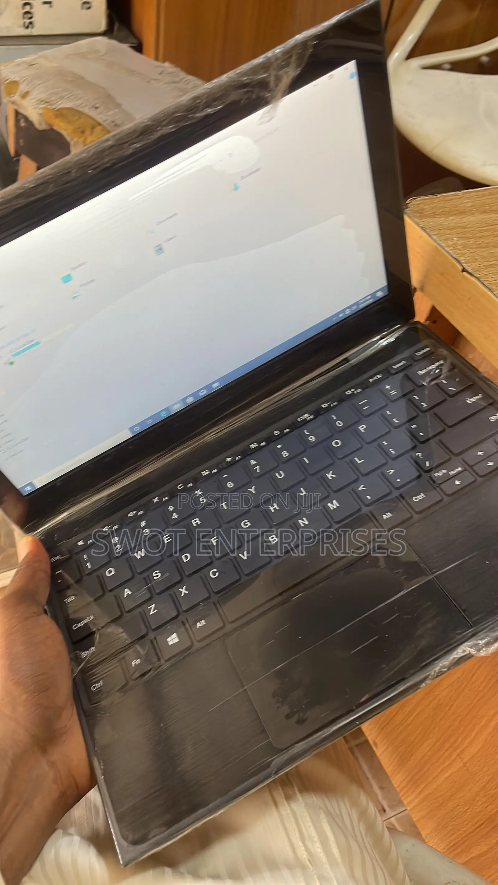 Laptop Lenovo 100e 4GB AMD SSD 640GB