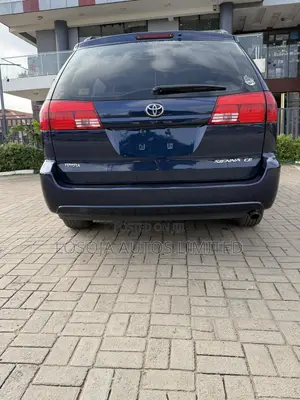 Toyota Sienna LE FWD (3.3L V6 5A) 2004 Blue