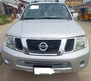 Nissan Pathfinder 2005 Silver