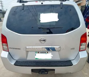 Nissan Pathfinder 2005 Silver