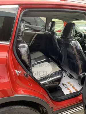 Toyota RAV4 XLE 4dr SUV (2.5L 4cyl 6A) 2014 Red