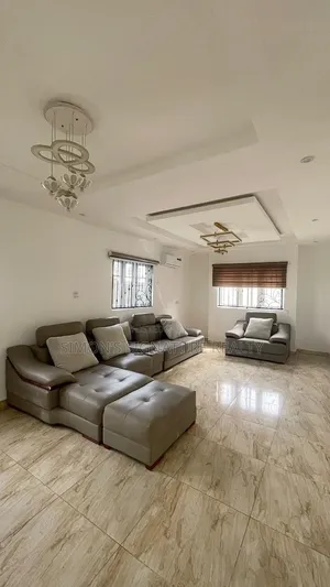 Furnished 5bdrm Duplex in Chevron for rent