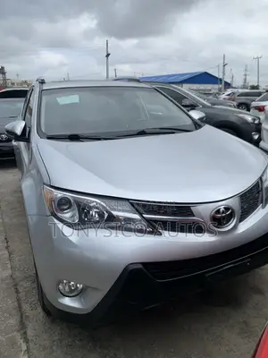 Toyota RAV4 Limited 4dr SUV AWD (2.5L 4cyl 6A) 2015 Silver
