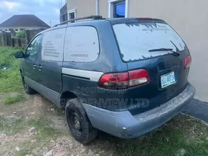 Toyota Sienna 2002 Blue