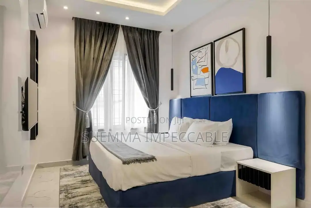 Luxurious Grey One Bedroom