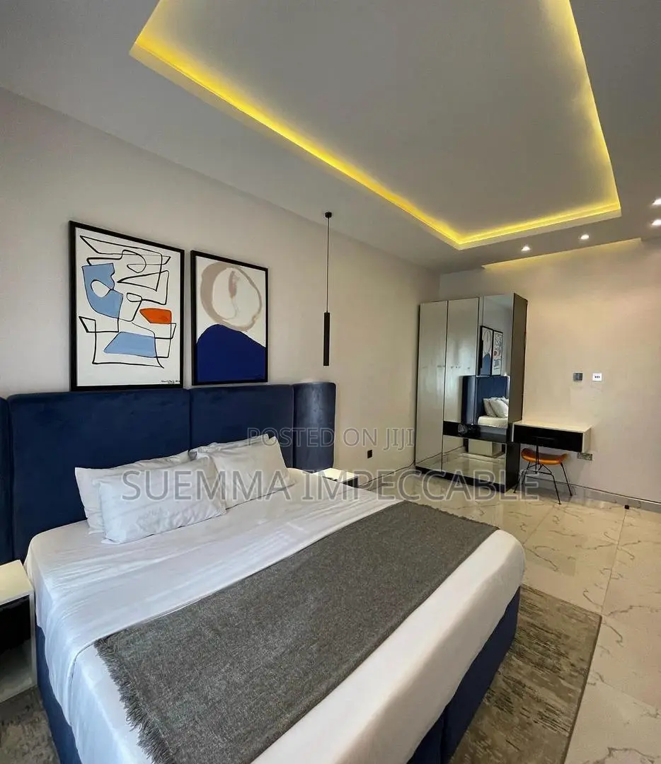 Luxurious Grey One Bedroom