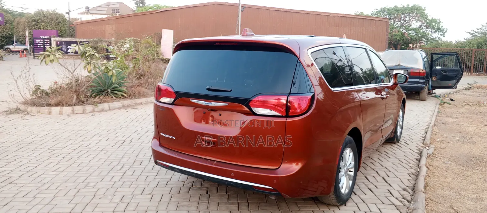 Chrysler Pacifica 2018 Red
