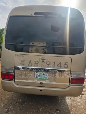 Toyota Coaster 2015