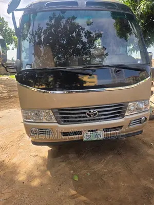 Toyota Coaster 2015