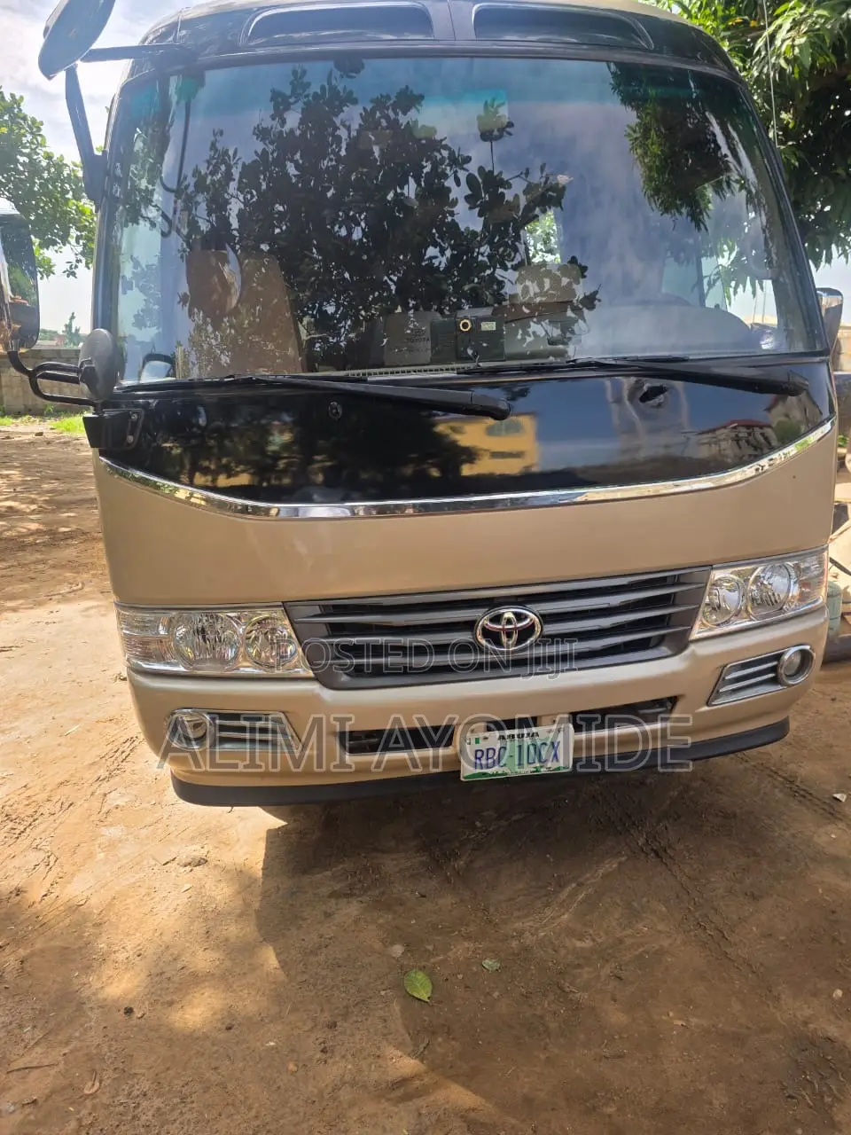 Toyota Coaster 2015