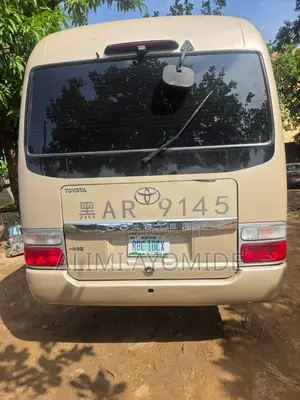 Toyota Coaster 2015