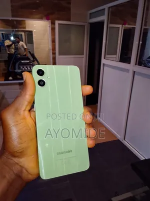 Samsung Galaxy A05 64 GB Green