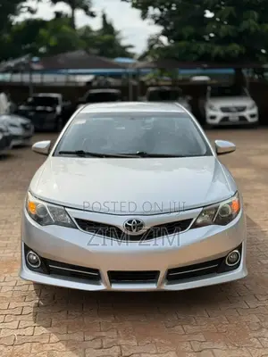 Toyota Camry SE 4dr Sedan (2.5L 4cyl 6A) 2012 Silver