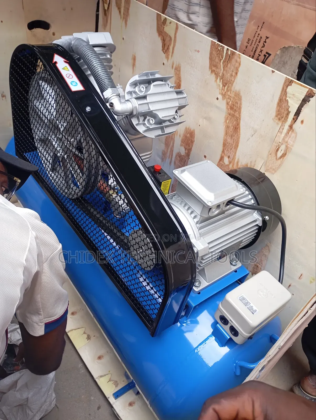 Air Compressor 200ltrs