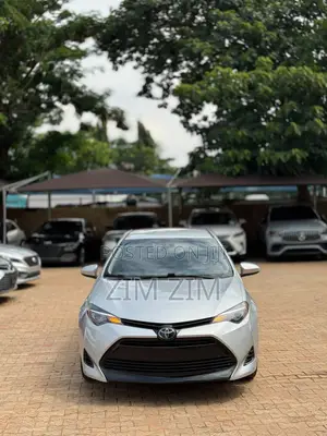 Toyota Corolla LE 4dr Sedan (1.8L 4cyl CVT) 2017 Silver