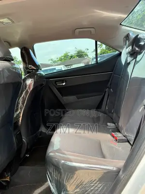 Toyota Corolla LE 4dr Sedan (1.8L 4cyl CVT) 2017 Silver