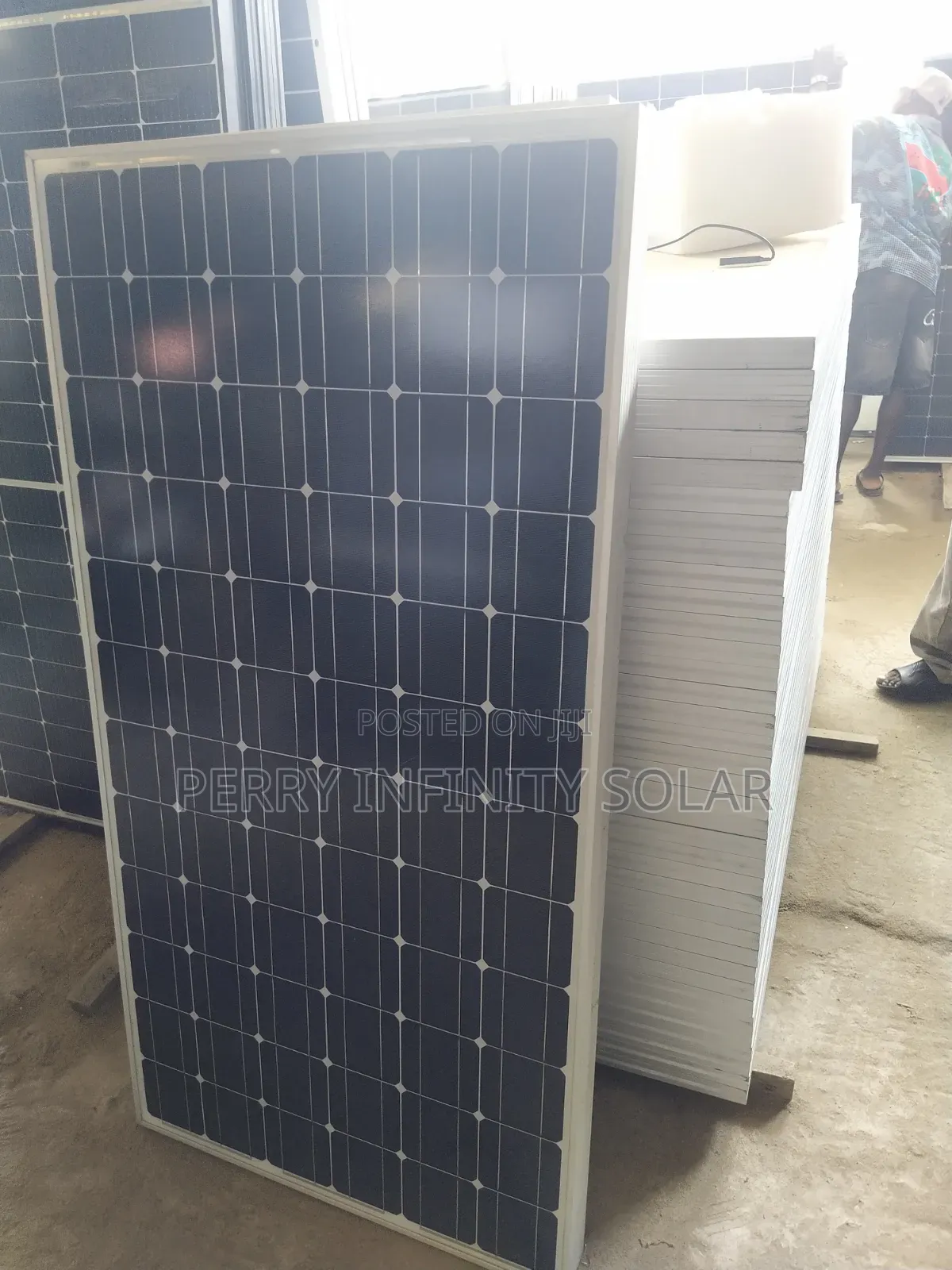 72-Cell 300w Monocrystalline Solar Panel | High Efficiency