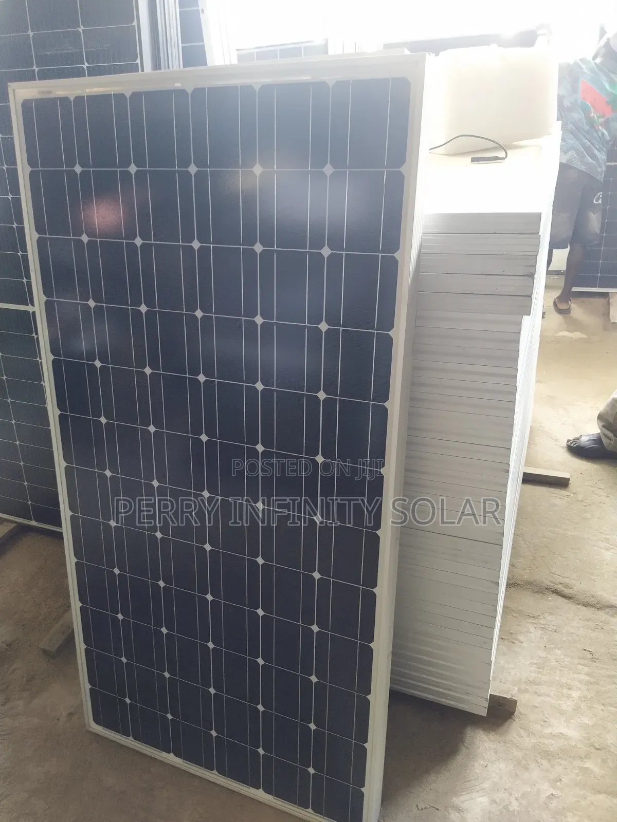 72-Cell 300w Monocrystalline Solar Panel | High Efficiency