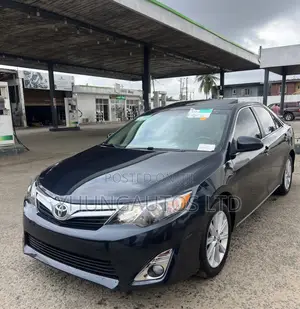 Toyota Camry XLE 4dr Sedan (2.5L 4cyl 6A) 2013 Black
