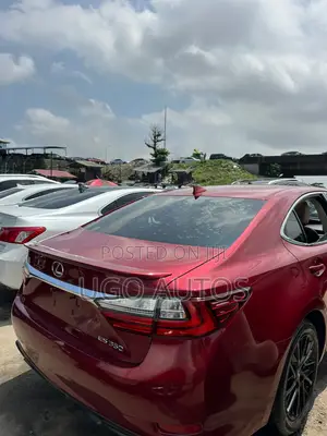 Lexus ES 350 FWD 2016 Red